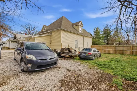 Exterior - 715 E Division St, Springfield, MO 65803 photo 2 of 3