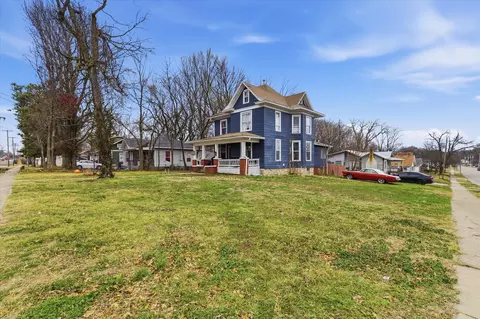 Exterior - 1450 N Broadway Ave, Springfield, MO 65802 photo 2 of 2