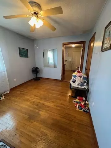 Bedroom - 8103 County Road 455, Birch Tree, MO 65438 photo 9 of 9