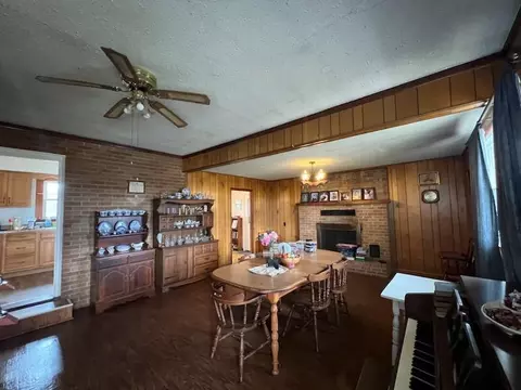 Dining - 8103 County Road 455, Birch Tree, MO 65438 photo 5 of 5
