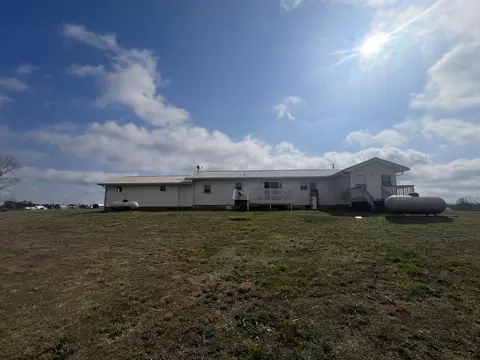 Exterior - 8103 County Road 455, Birch Tree, MO 65438 photo 2 of 6