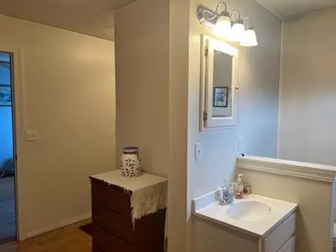 Bath - 8103 County Road 455, Birch Tree, MO 65438 photo 1 of 8