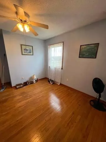 Bedroom - 8103 County Road 455, Birch Tree, MO 65438 photo 1 of 9
