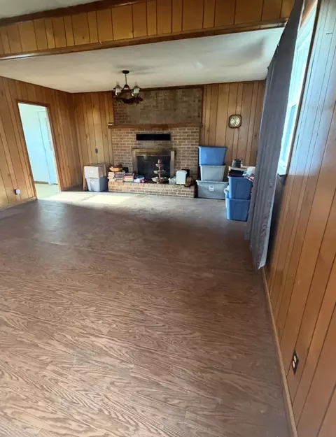 Living - 8103 County Road 455, Birch Tree, MO 65438 photo 6 of 8