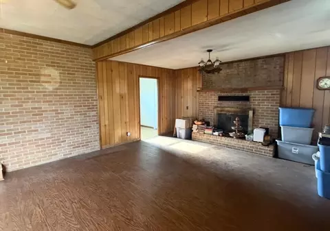 Living - 8103 County Road 455, Birch Tree, MO 65438 photo 8 of 8
