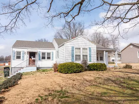 630 E Center St, Mount Vernon, MO 65712