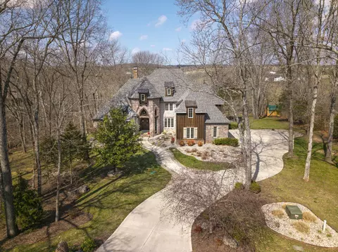 1661 N Old Burr Oak Ct, Nixa, MO 65714