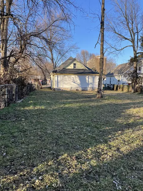 444 W Page St, Springfield, MO 65806 photo 2