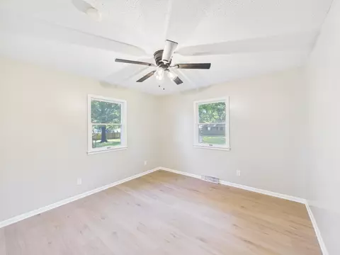 Bedroom - 824 S Spruce St, Buffalo, MO 65622 photo 2 of 4