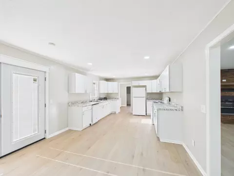 Kitchen - 824 S Spruce St, Buffalo, MO 65622 photo 1 of 2