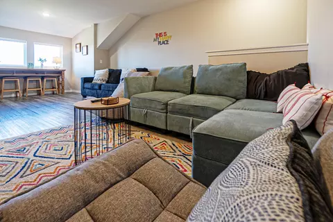Living - 3111 S Vineyards Ter #5, Branson, MO 65616 photo 4 of 6
