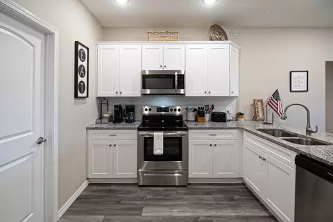 Kitchen - 3111 S Vineyards Ter #5, Branson, MO 65616 photo 2 of 2