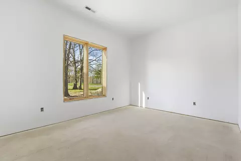 Bedroom - 170 Riverpointe Vw, Ozark, MO 65721 photo 4 of 8