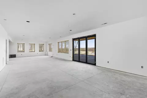 Living - 170 Riverpointe Vw, Ozark, MO 65721 photo 5 of 6