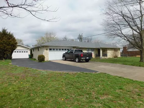 128 E Hazel St, Monett, MO 65708