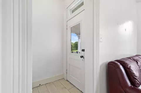 Entry Way - 505 E Center St, Mount Vernon, MO 65712 photo 1 of 3