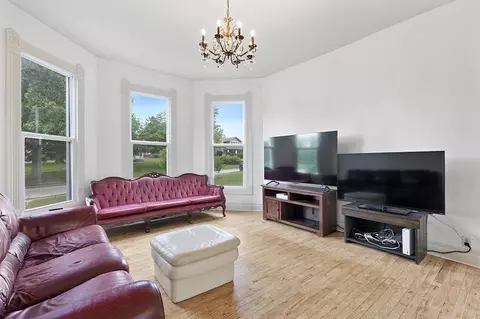 Living - 505 E Center St, Mount Vernon, MO 65712 photo 4 of 5