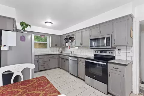 Kitchen - 505 E Center St, Mount Vernon, MO 65712 photo 2 of 3