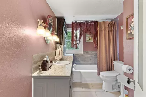 Bath - 505 E Center St, Mount Vernon, MO 65712 photo 4 of 4