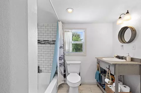 Bath - 505 E Center St, Mount Vernon, MO 65712 photo 3 of 4