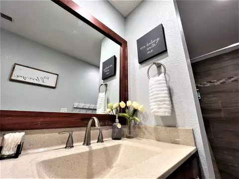 Bath - 19 Goldfinch Dr #2, Branson, MO 65616 photo 5 of 9