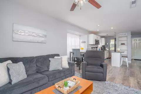Living - 26 Chickadee Ct #2, Branson, MO 65616 photo 2 of 2