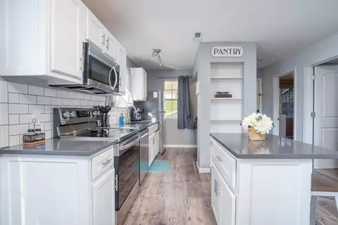 Kitchen - 26 Chickadee Ct #2, Branson, MO 65616 photo 5 of 6