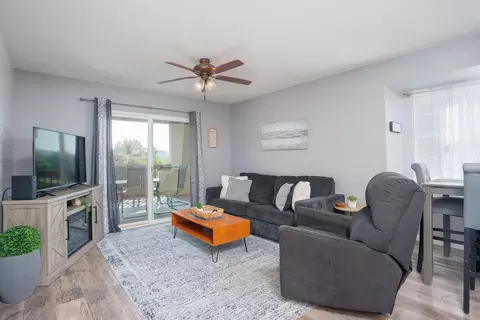 Living - 26 Chickadee Ct #2, Branson, MO 65616 photo 1 of 2