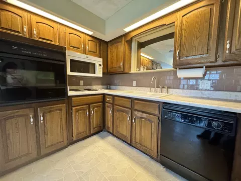 6267 E Spring Circle Dr, Springfield, MO 65809 photo 13