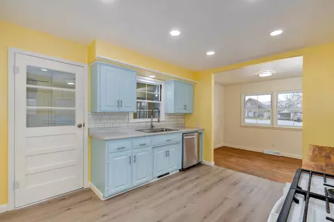 903 S Scenic Ave, Springfield, MO 65802 photo 10