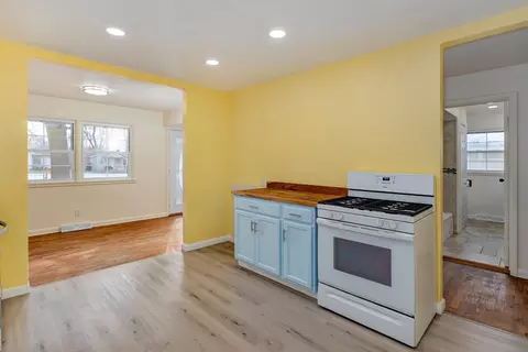 903 S Scenic Ave, Springfield, MO 65802 photo 12