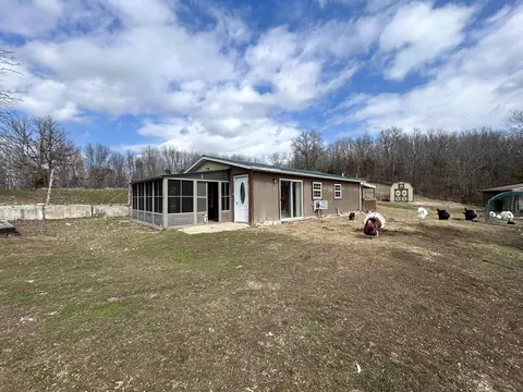 16968 County Road 116 Private Dr #B, Macomb, MO 65702