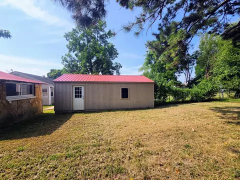 Exterior - 709 Garst St, Cabool, MO 65689 photo 5 of 8