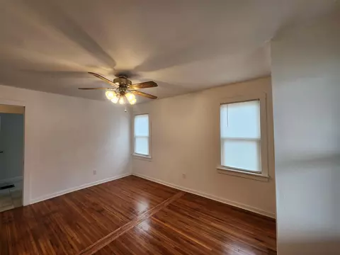 Living - 709 Garst St, Cabool, MO 65689 photo 3 of 4