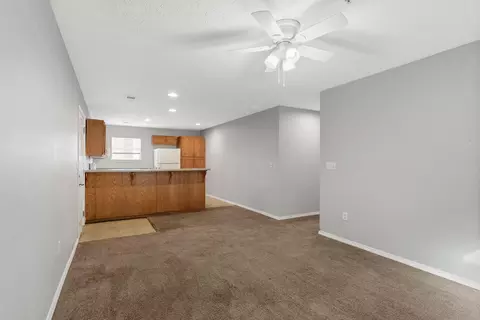 Living - 103 105 Garden Cir #103-3 & 105-4, Branson, MO 65616 photo 3 of 3