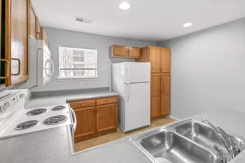Kitchen - 103 105 Garden Cir #103-3 & 105-4, Branson, MO 65616 photo 1 of 4