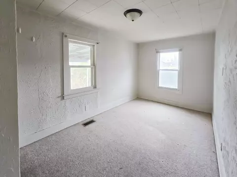 Bedroom - 310 Maple St, Cabool, MO 65689 photo 2 of 3