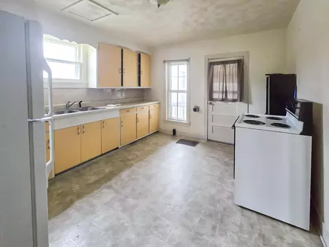 Kitchen - 310 Maple St, Cabool, MO 65689 photo 2 of 2