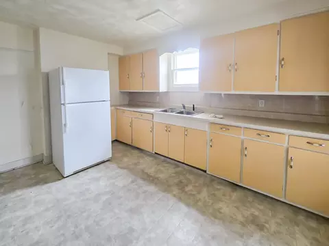 Kitchen - 310 Maple St, Cabool, MO 65689 photo 1 of 2