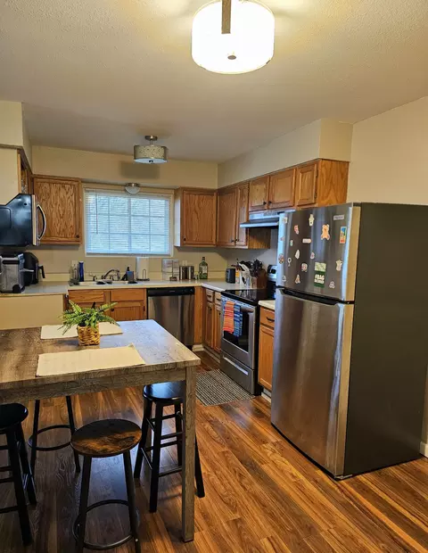 Kitchen - 2565 E Atlantic St, Springfield, MO 65803 photo 2 of 2