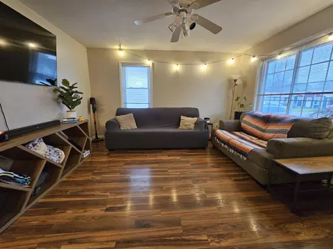 Living - 2565 E Atlantic St, Springfield, MO 65803 photo 2 of 3