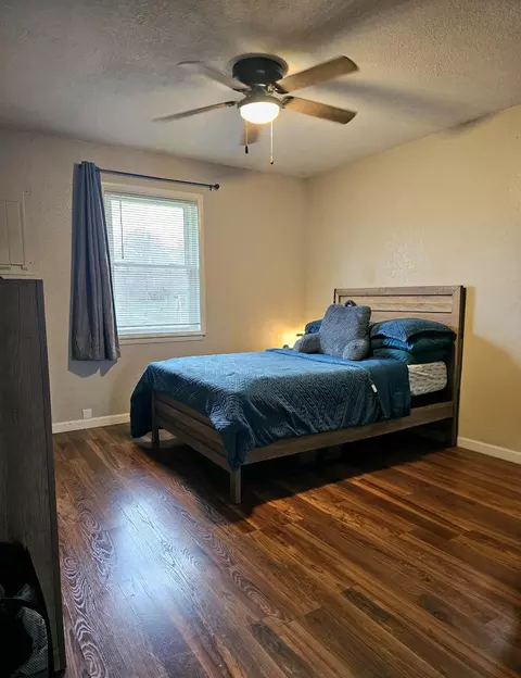 Bedroom - 2565 E Atlantic St, Springfield, MO 65803 photo 1 of 4