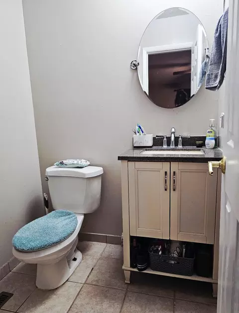 Bath - 2565 E Atlantic St, Springfield, MO 65803 photo 4 of 4