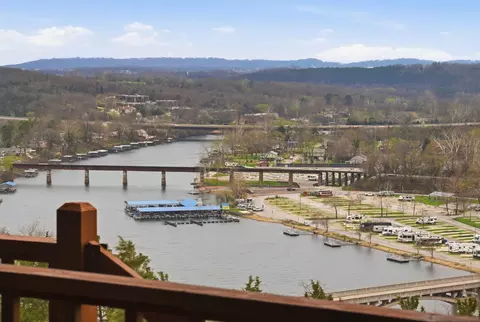 885 Knox Ave #5, Hollister, MO 65672