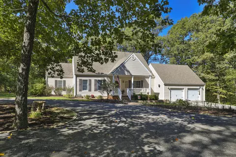 240 Iron Oaks Dr, Ozark, MO 65721