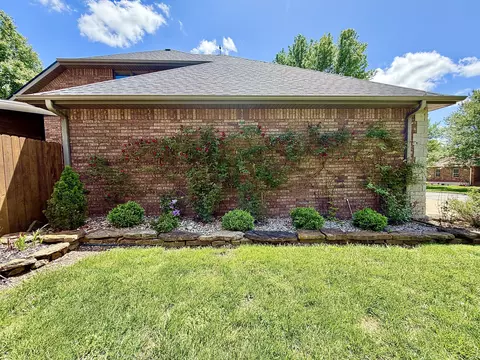 Exterior - 2706 N Skyview Ln, Ozark, MO 65721 photo 12 of 15