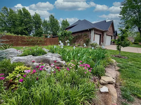 Exterior - 2706 N Skyview Ln, Ozark, MO 65721 photo 2 of 15