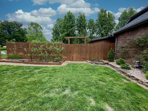 Exterior - 2706 N Skyview Ln, Ozark, MO 65721 photo 6 of 15