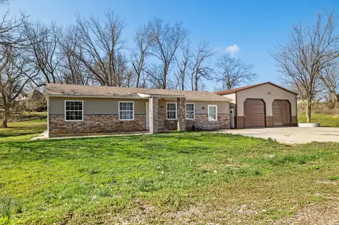 400 W Myrtle St, Monett, MO 65708