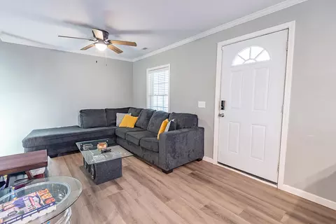 Entry Way - 2400 W High St, Springfield, MO 65803 photo 1 of 2